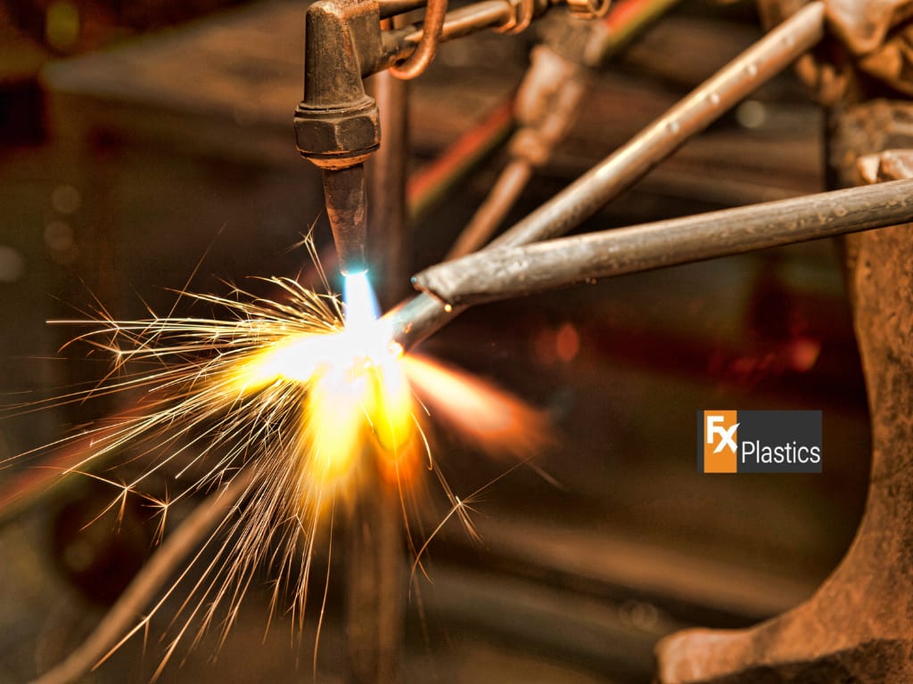 Plastic Display, perspex cut to size, CNC laser cutting, Perspex cutting, laser cutting